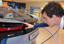 Attila Veress al lavoro presso il BMW DesignworksUSA studio di Monaco