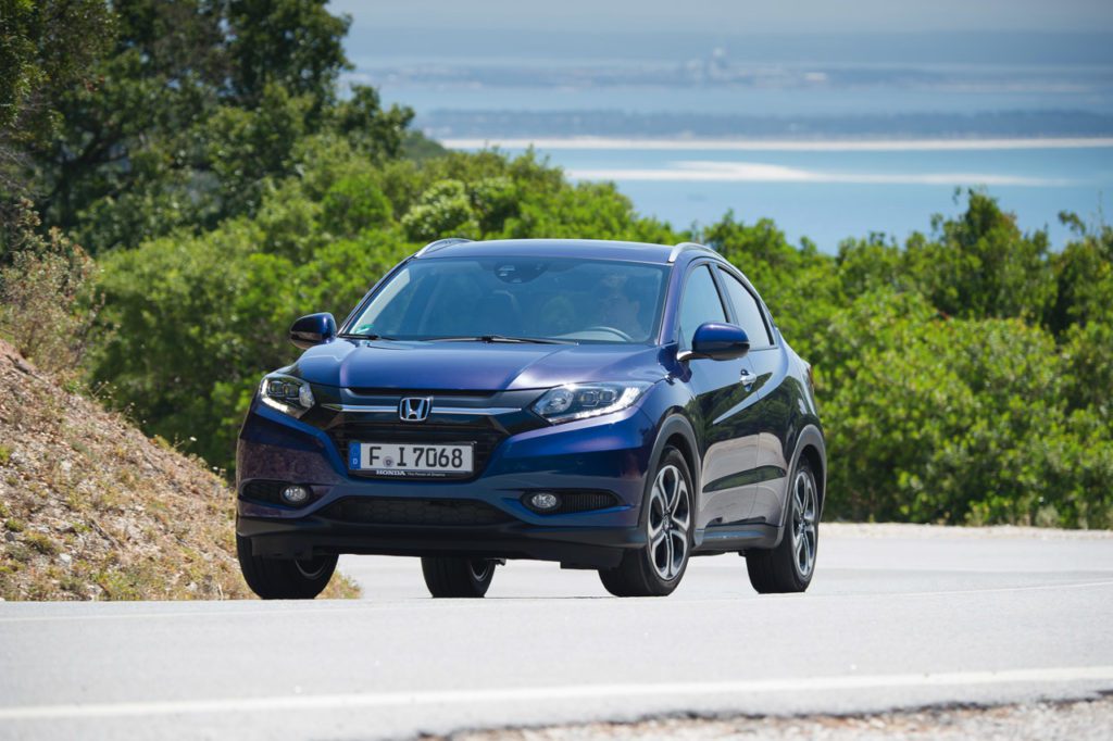 11 - 2015 HR-V FRONT 3_4 DYN