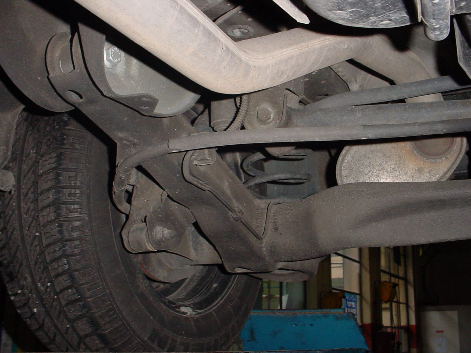 large-sospensione posteriore a ruote interconnesse - 03