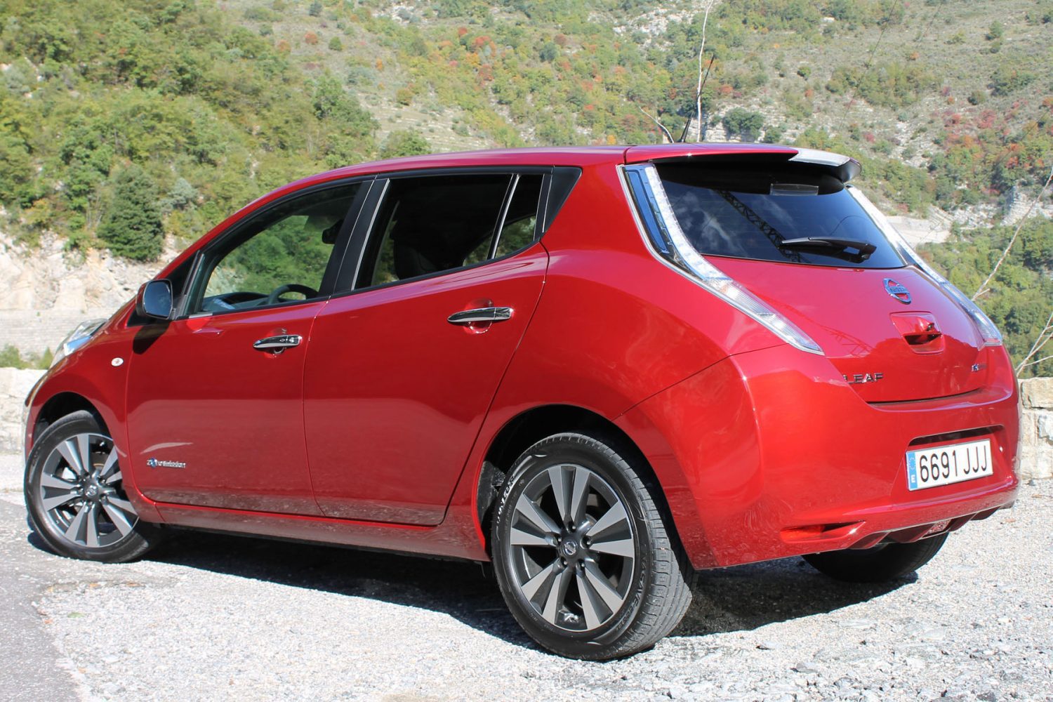 Nissan Leaf - 250 km di autonomia