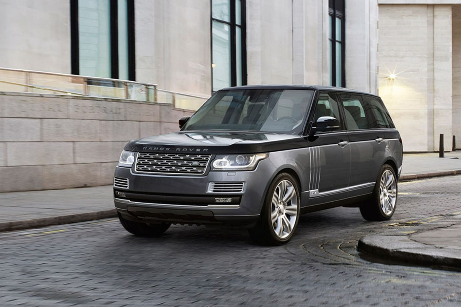 Range Rover SV Autobiography