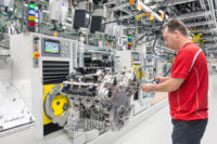 Porsche fabbrica motori V8