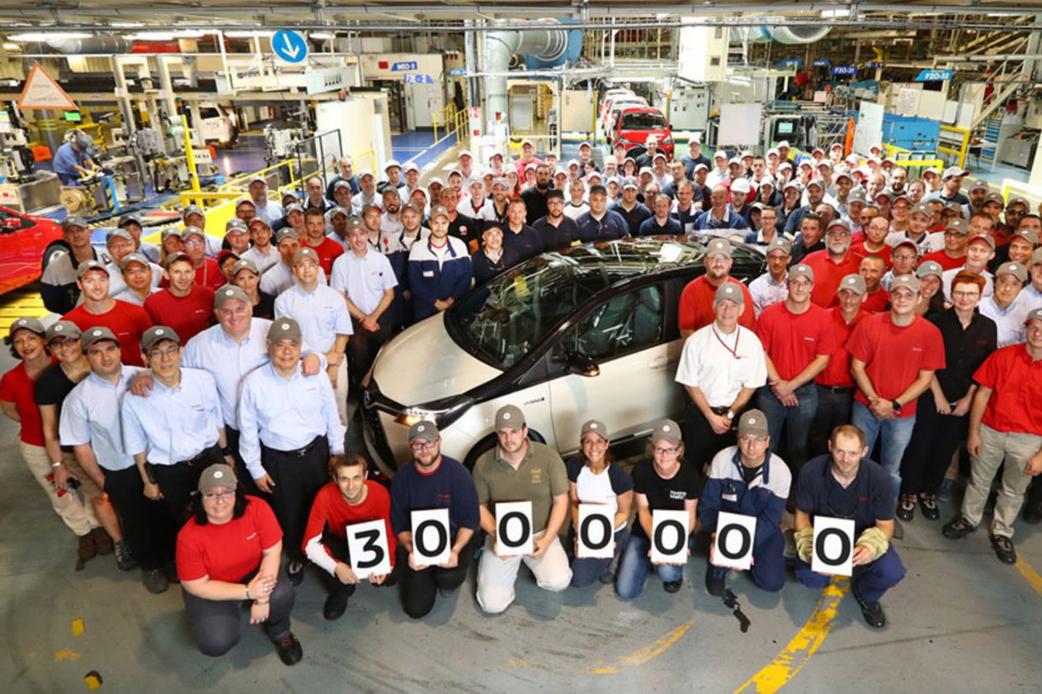 Toyota Yaris Hybrid Bi-tone Black & White