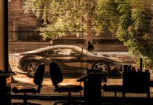 BMW e Fox Italy presentano “Hundred to go” BMW i8