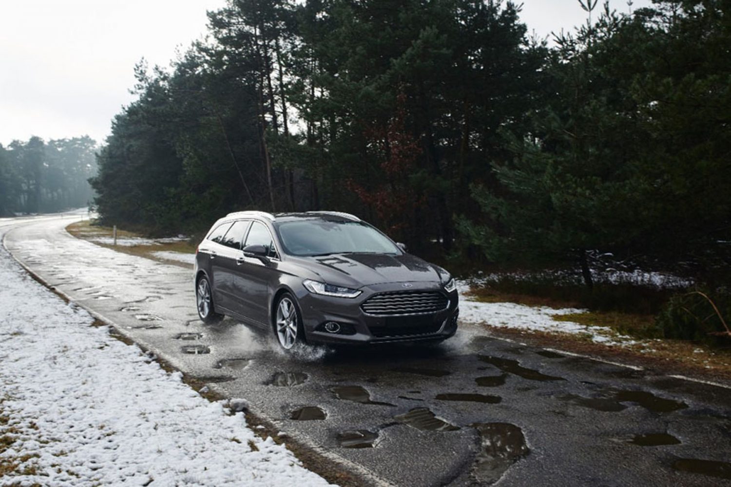 Ford e la tecnologia anti-buche