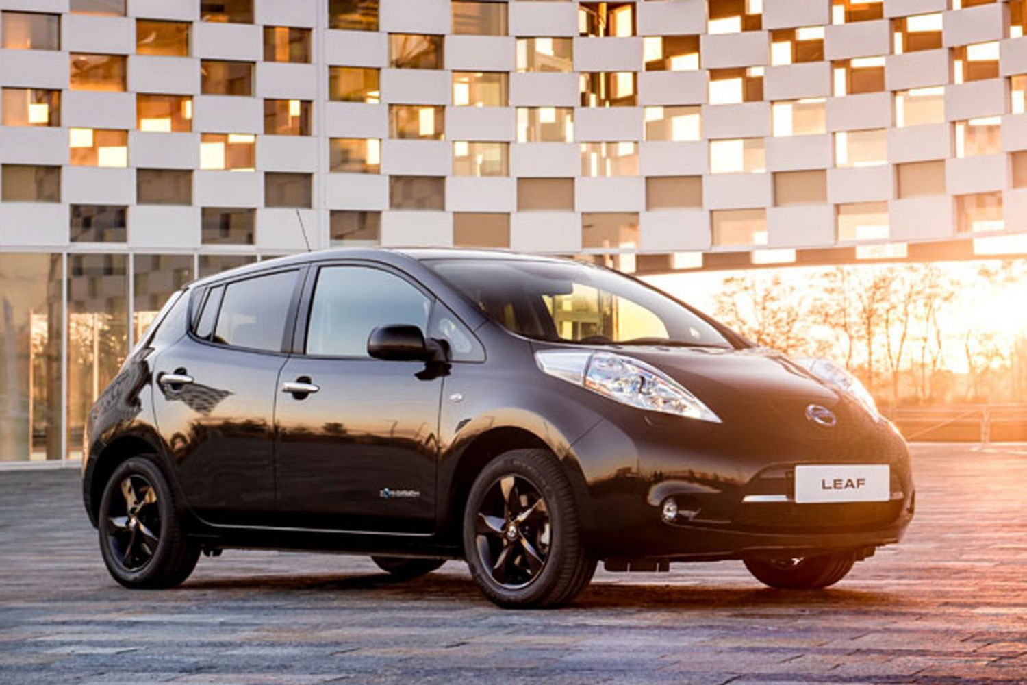 Nissan LEAF Black Edition