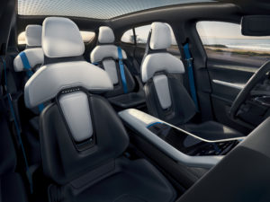 Mission E Cross Turismo