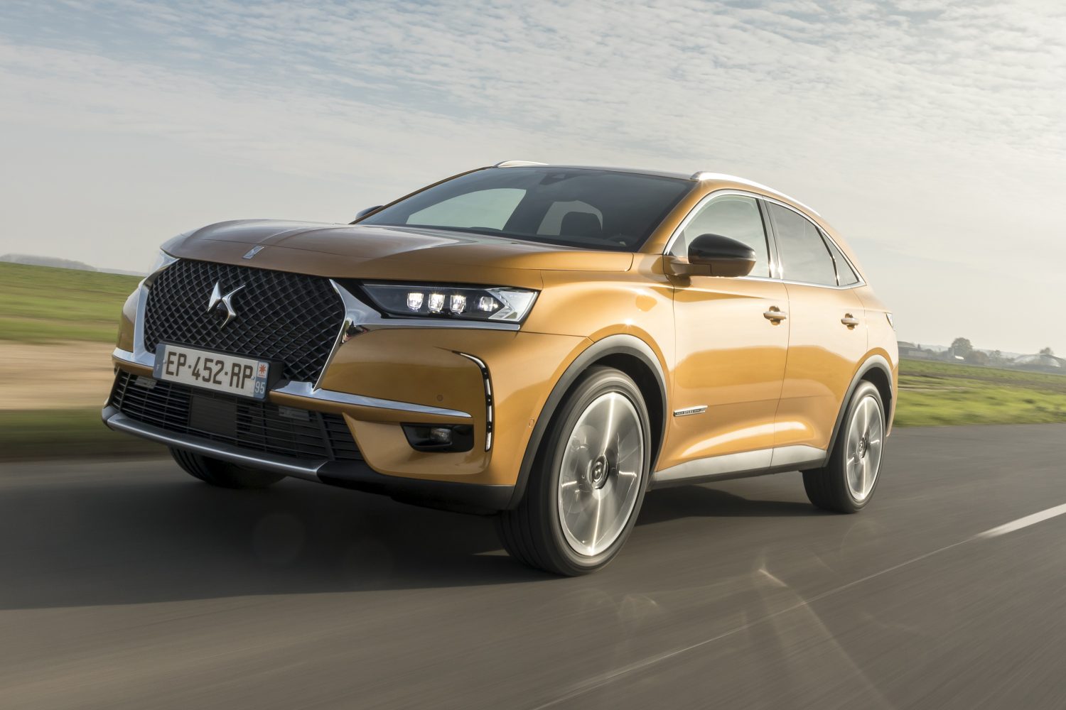 DS 7 CROSSBACK Summer Tour