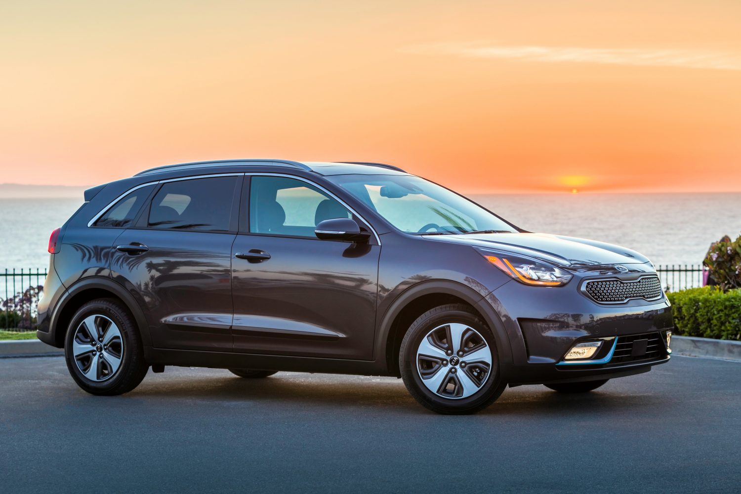 2018_Niro_Plug_In_Hybrid_front