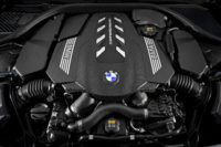 P90306618_highRes_the-all-new-bmw-8-se
