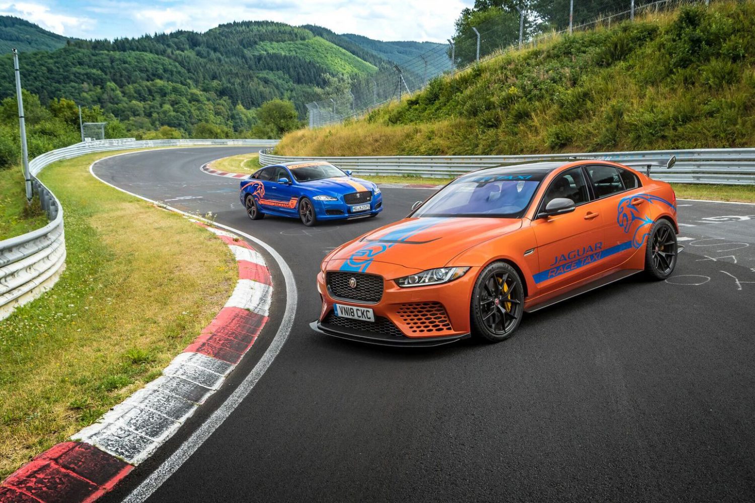 Jaguar XE SV Project 8