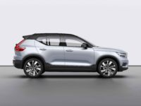 Volvo XC40 Recharge P8 AWD in Glacier Silver