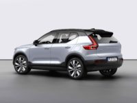 Volvo XC40 Recharge P8 AWD in Glacier Silver