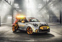 Mini Pacesetter, la safety car elettrica che anticipa il futuro