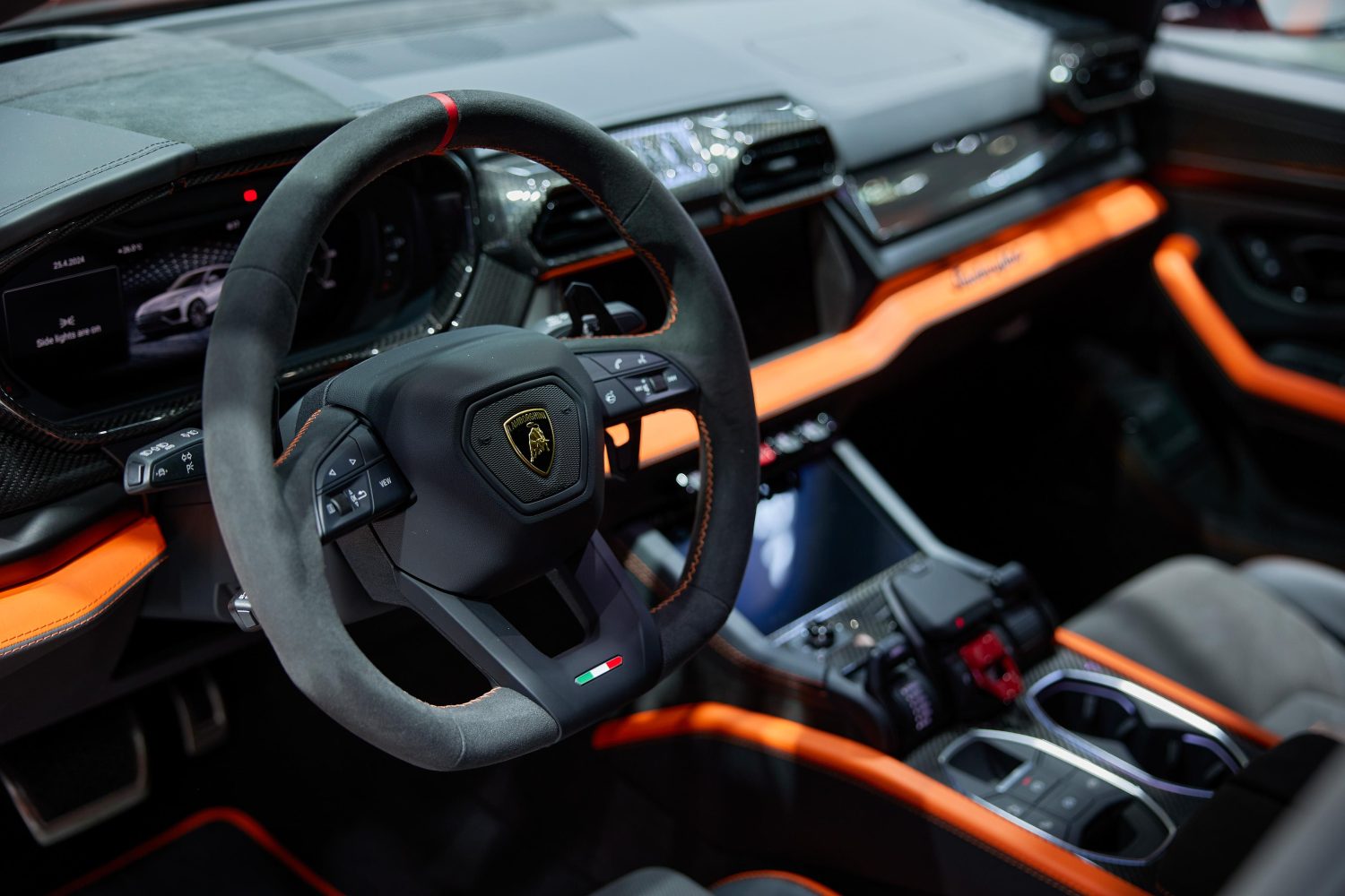 Lamborghini Urus PHEV