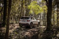 Jeep Avenger 4xe: con il motore elettrico posteriore diventa integrale