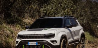 Jeep Avenger 4xe: con il motore elettrico posteriore diventa integrale