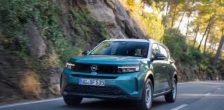 Opel Frotnera 2025: il SUV tedesco è disponibile anche 7 posti