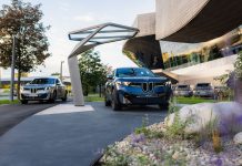 BMW iX3, il SUV che si ricarica (e ricarica) iX3