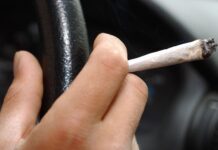Polvere bianca sul volante